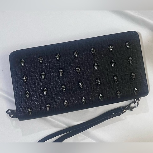 Thomas Wylbe Dolls Kill Skull ☠️ Black Wallet - Picture 2 of 8